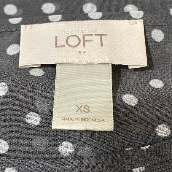Loft || Woman’s Polka dots navy blue and white blouse with 1/4 sleeves Sz XS - Picture 5 of 7